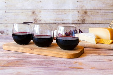wine flight with cheese