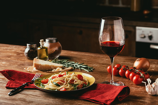 Red wine with pasta and cheese